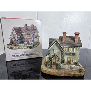 The Americana Collection AH24 Mrs. Applegates Boarding House